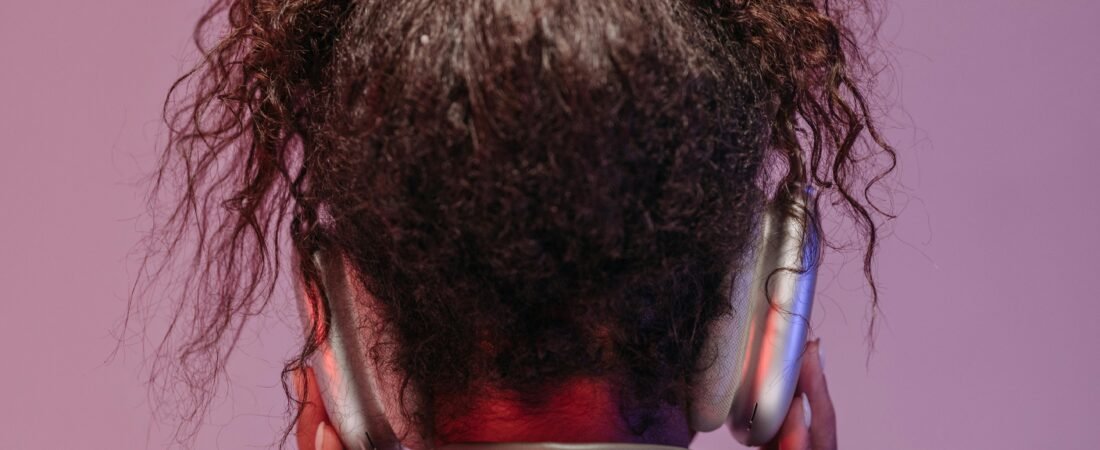 Simple Curly Hair Updos That Look Fancy but Take Five Minutes