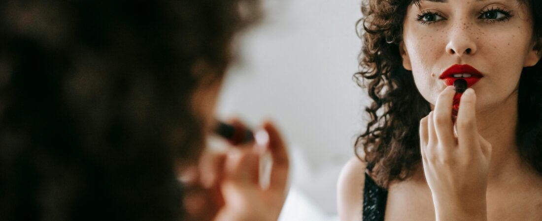 Easy Makeup Looks for Busy Women