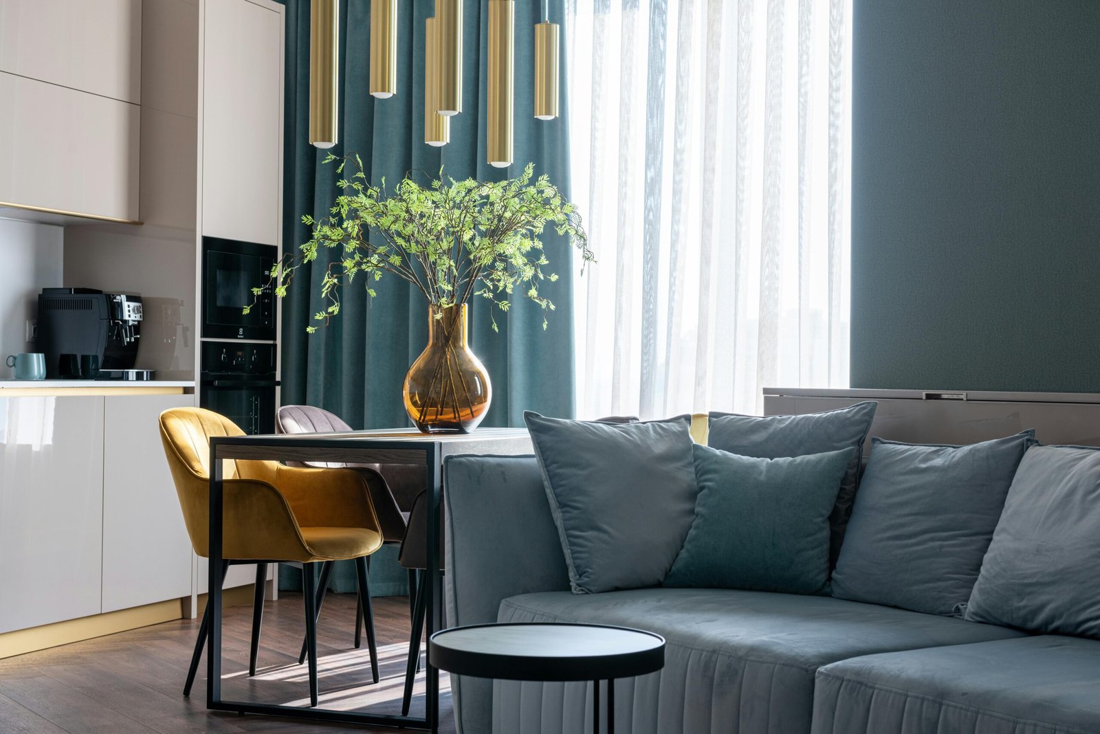 How to Build a Cohesive Colour Scheme For Your Home