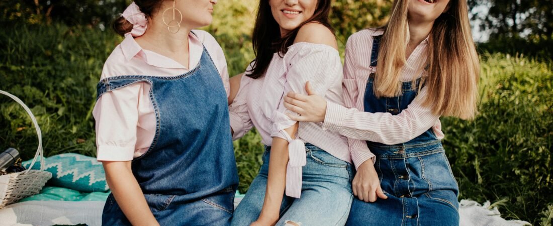 15 Cute Friend Date Ideas to Deepen Your Connections